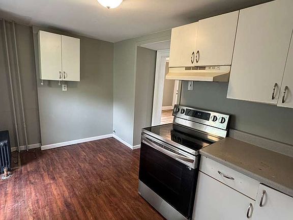 2nd image of 305 Jackson St #1