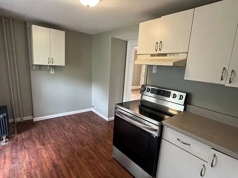 305 Jackson St #1 — Photo 2
