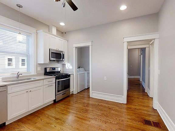 5th image of 519 Woodbine Ave