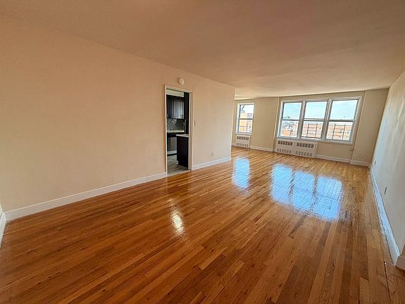 5th image of 13955 35th Ave APT 6N