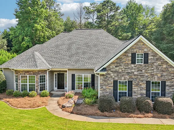 320 Silverbell Ln, Sharpsburg, GA 30277