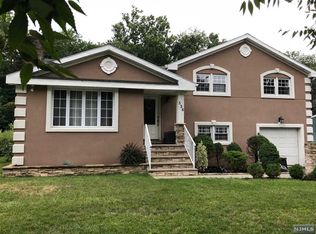 538 Van Buren St, Ridgewood, NJ 07450