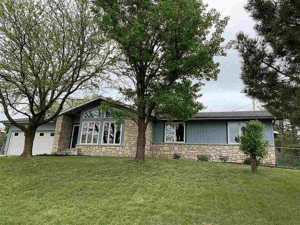 1st image of 1914 Crescent Dr