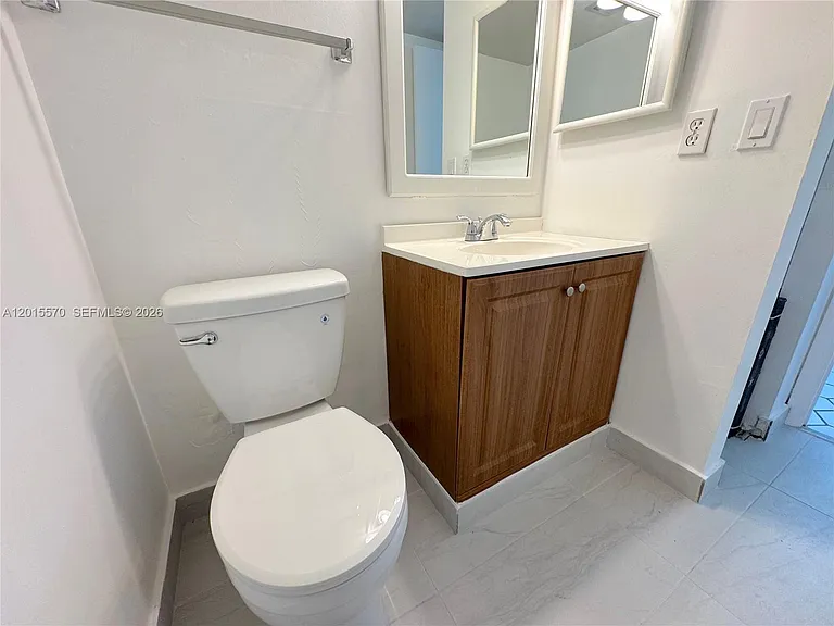 20400 W Country Club Dr #209 — Photo 17