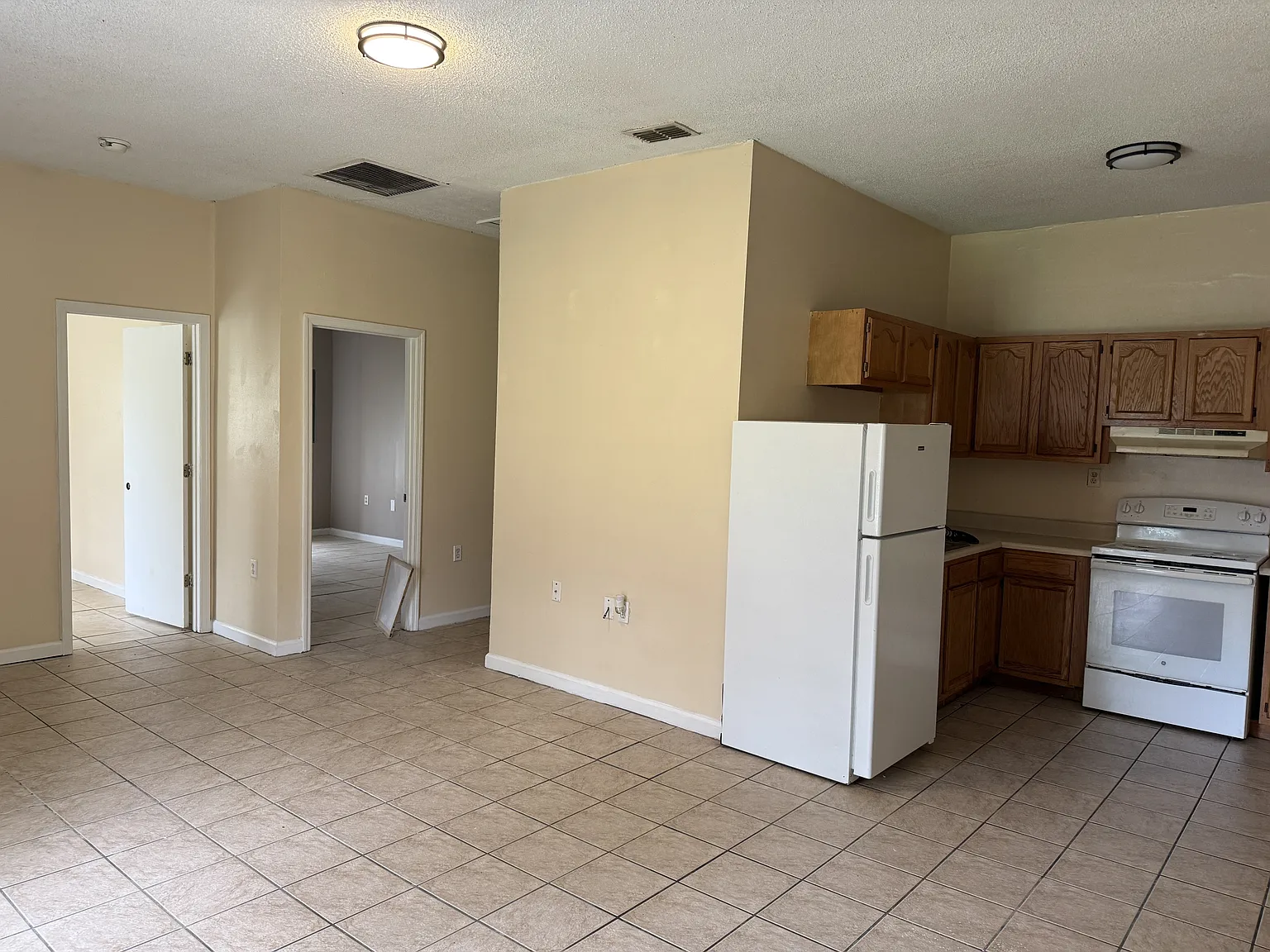 604 SW U.S. 221 - A — Photo 4