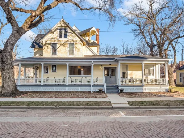 301 E Santa Fe St, Marion, KS 66861