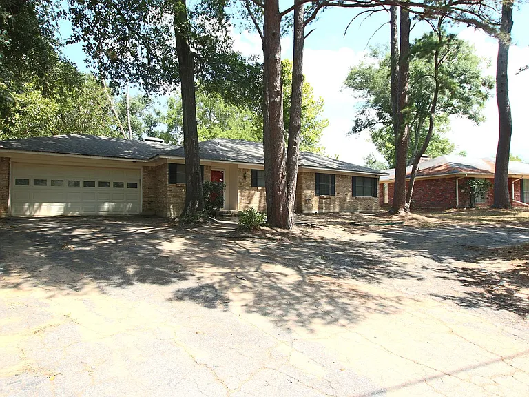 316 Clemson Dr — Photo 1
