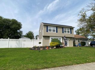 3 Annie Dr, Howell, NJ 07731