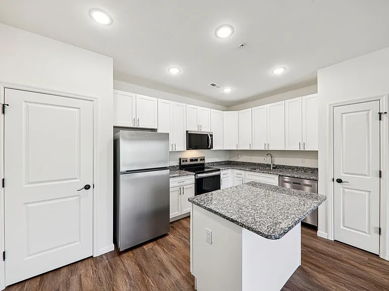 Thornwood Apartments — Photo 20