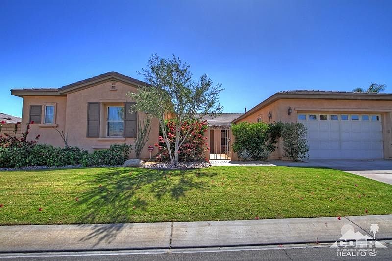 2nd image of 43675 Calle Espada
