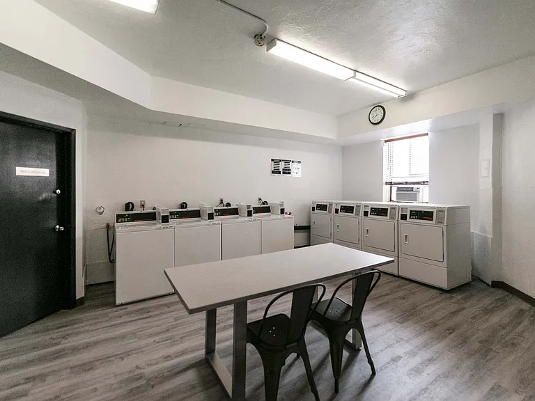 8885 Riverside Dr E — Photo 33