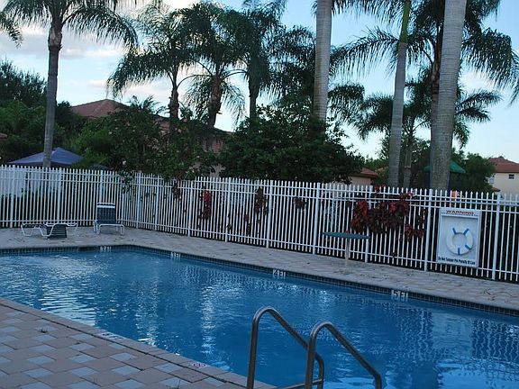 3rd image of 19225 NW 13th St