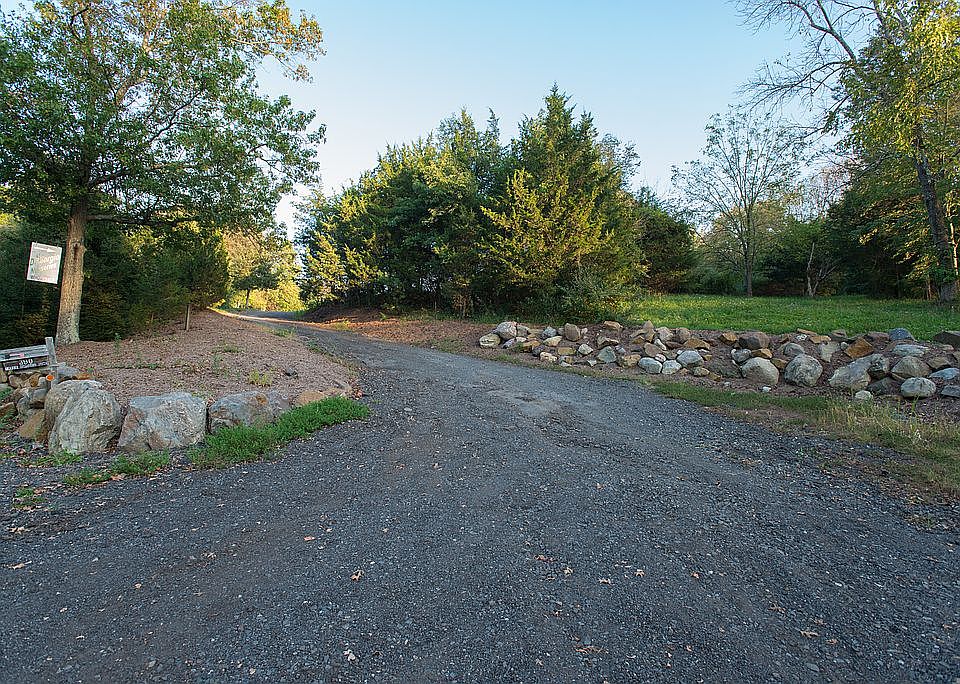 2nd image of 390 Three Bridges Rd