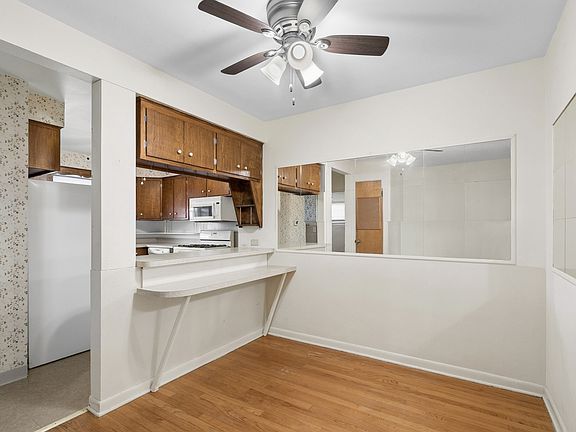 5th image of 535 N McAree Rd