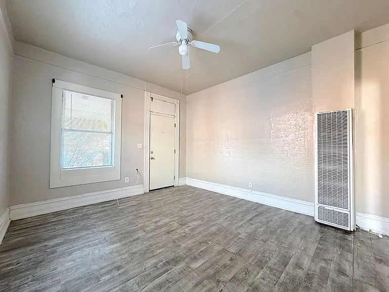 317 S Park St — Photo 5