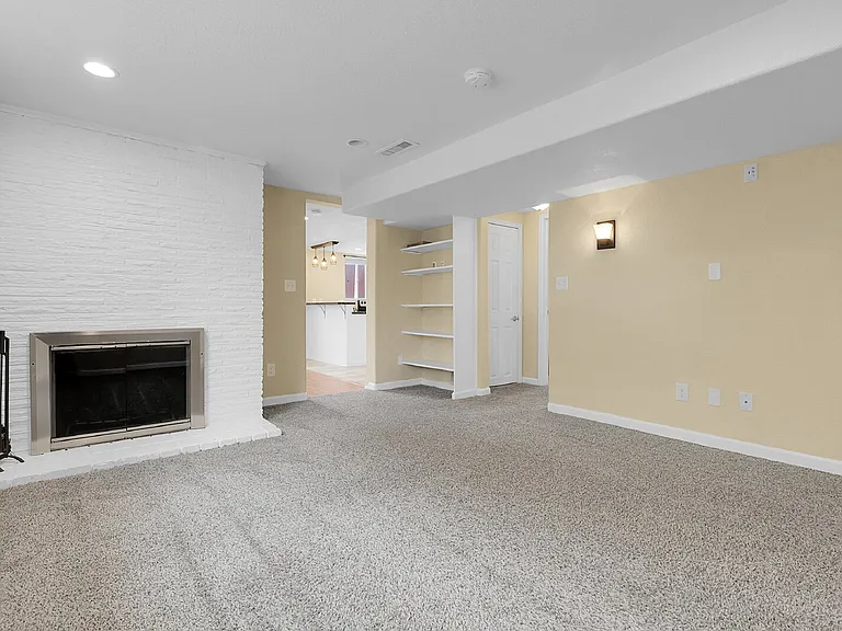 5454 S Elmwood St #5454 S ELMWOOD ST — Photo 16