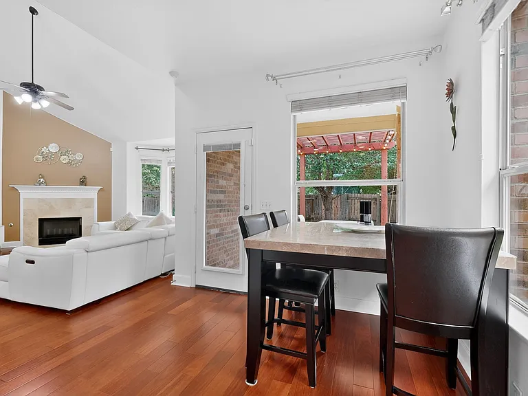 2659 Salorn Way — Photo 12