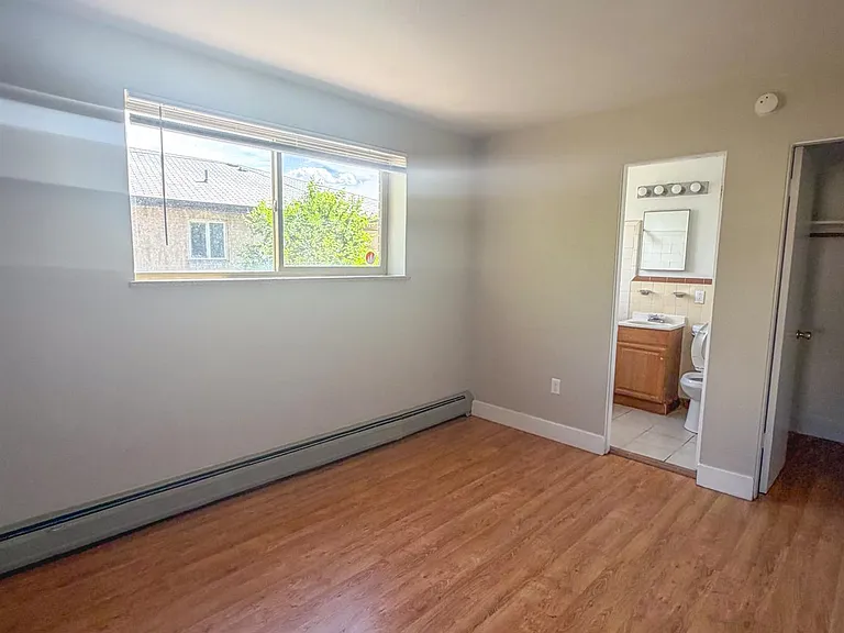 Jamaica Apartments — Photo 16