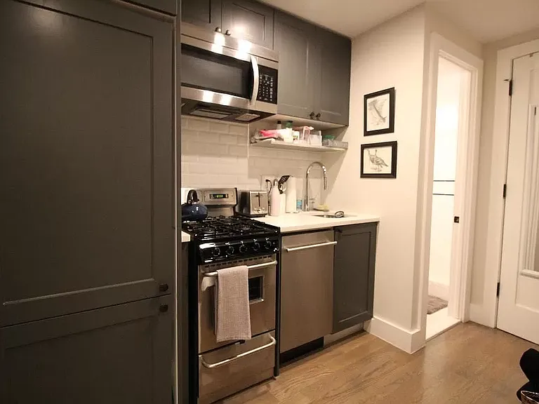 51 Irving Pl #3J — Photo 3