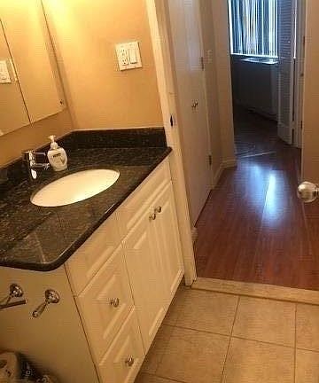 4th image of 1 Bay Club Dr APT 6Y