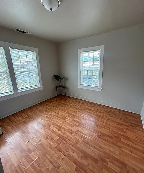 1409 S Western St — Photo 2
