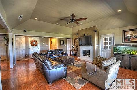 2nd image of 7613 Regents Ct