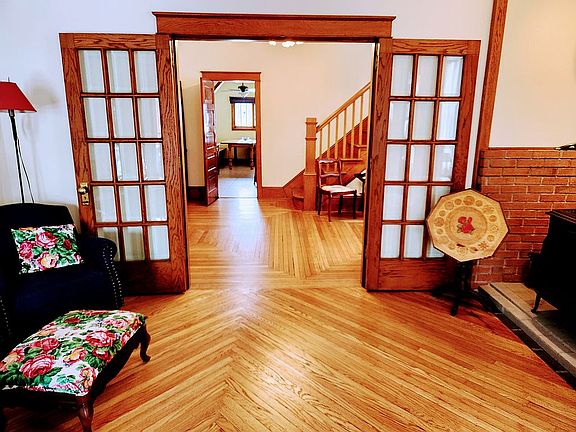 4th image of 416 Dewart St