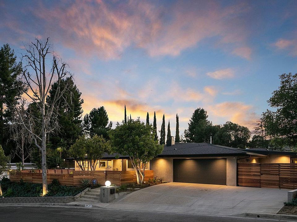 1st image of 4147 Clear Valley Dr