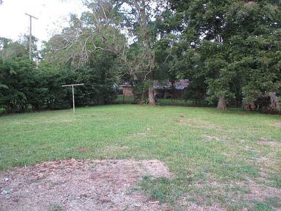 3rd image of 5203 Blanche Dr
