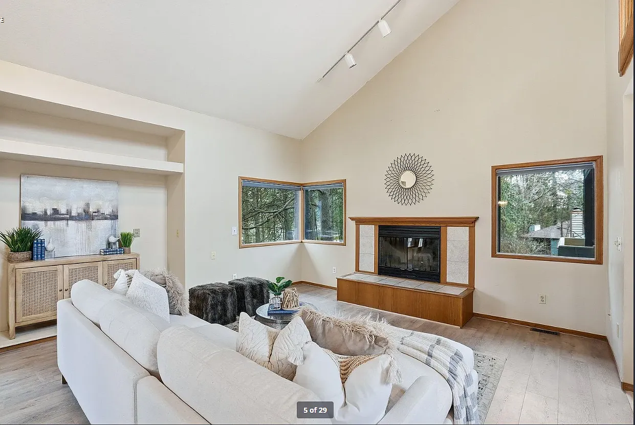3 bed, 3677 sqft, $3,695 — Photo 3