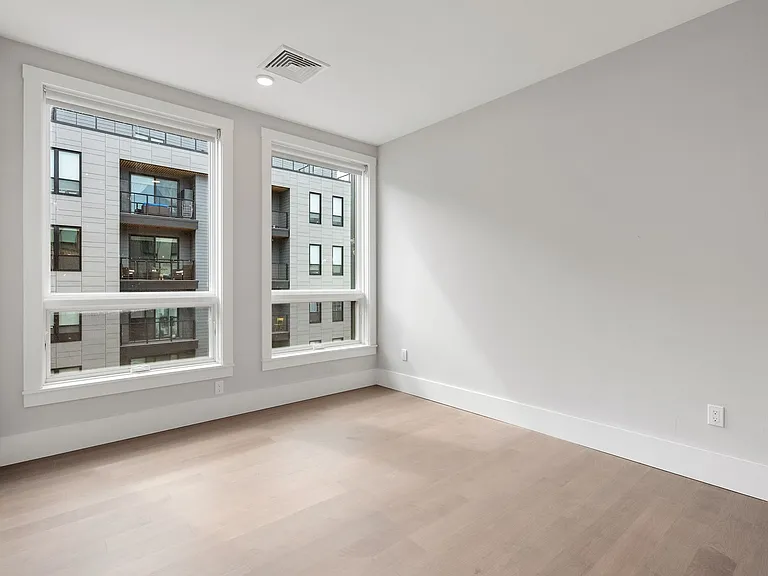 3193 Washington Street — Photo 32