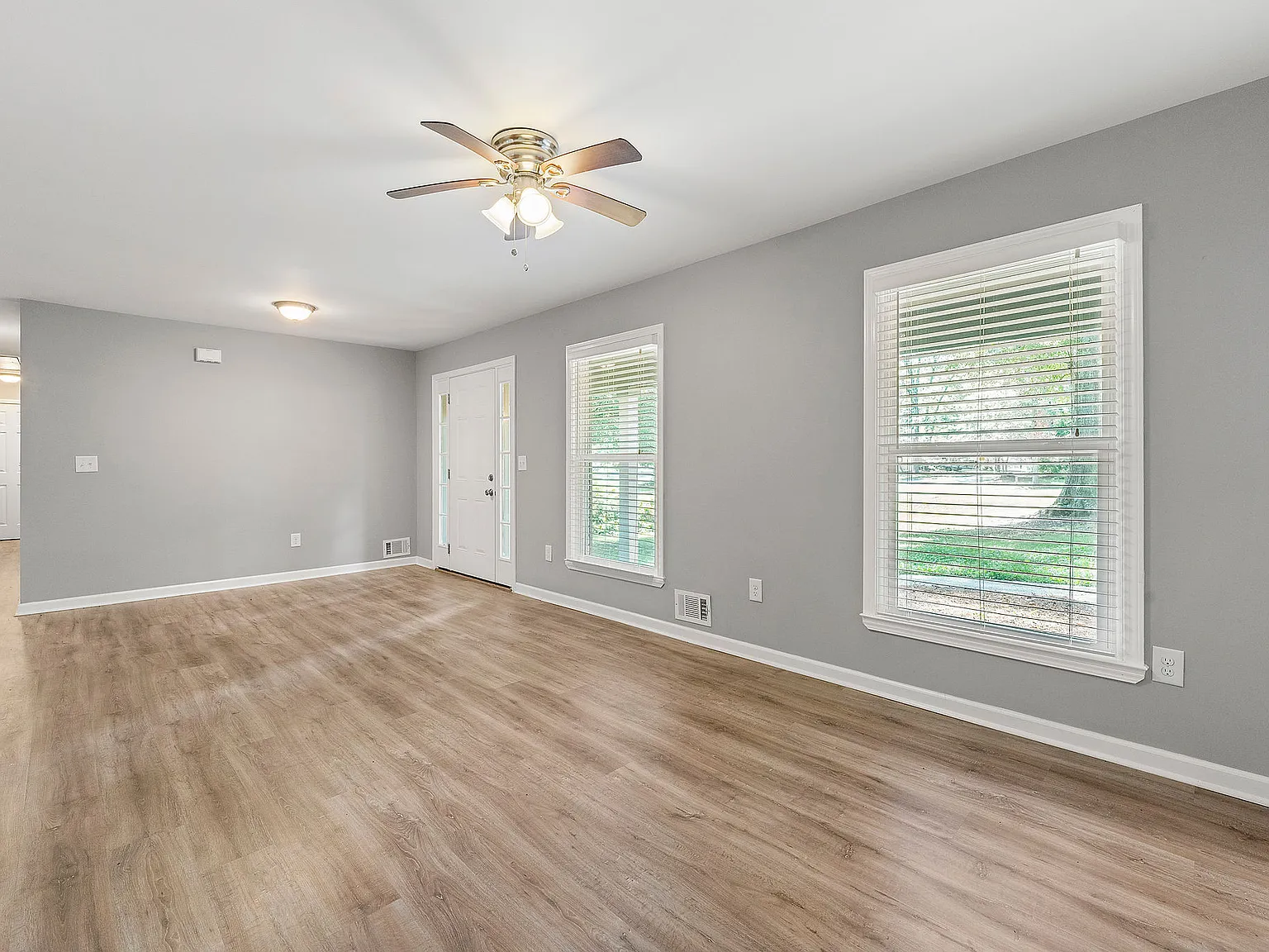 1300 Milstead Ave NE — Photo 4