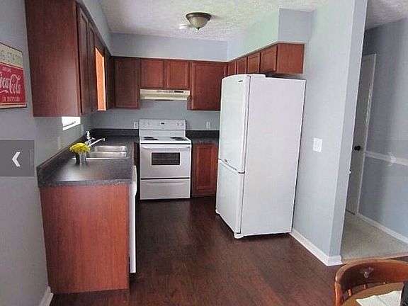 3rd image of 806 Shawnee Way