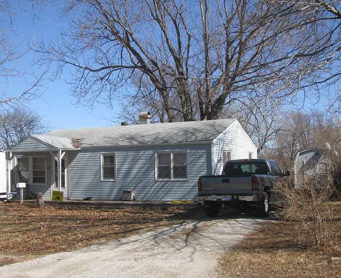 2nd image of 1615 N Dodgion Ave
