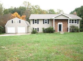 2822 Falls Mont Dr, Fallston, MD 21047