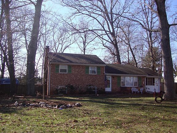 3rd image of 200 Dawnridge Dr