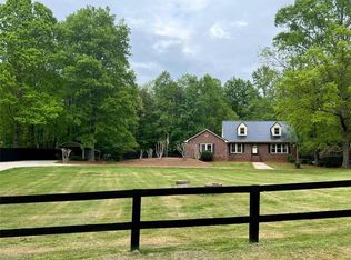 5559 Duncan Bridge Rd, Cleveland, GA 30528