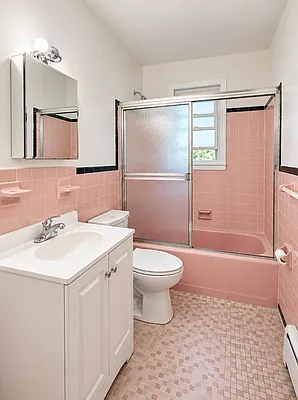 Bathroom, photo 1