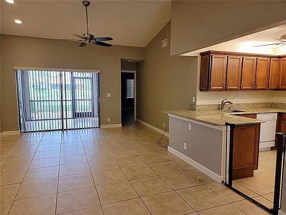 3rd image of 114 Centennial Ct