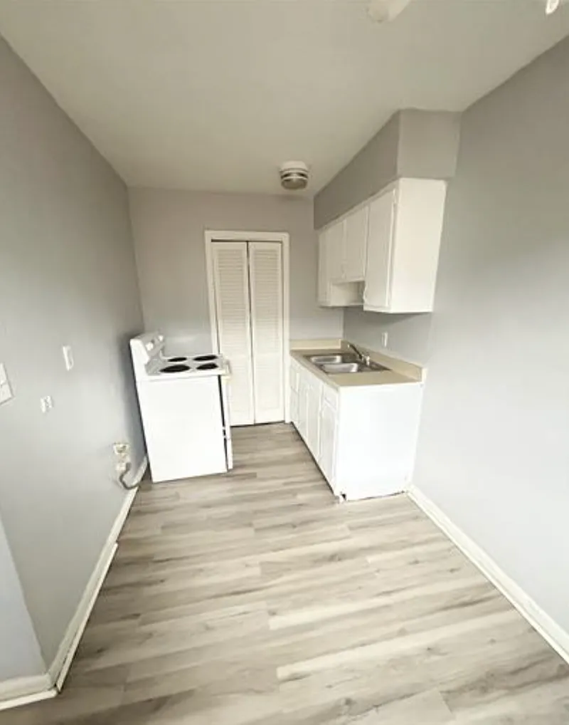 1417 Milburn Avenue - A — Photo 2