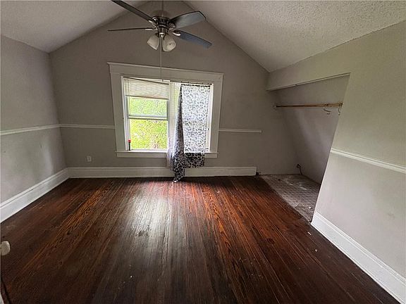 4th image of 2206 Montgall Ave