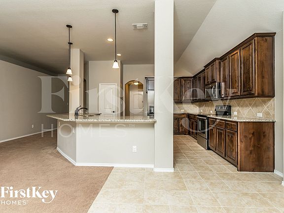 5th image of 222 Carson Dr