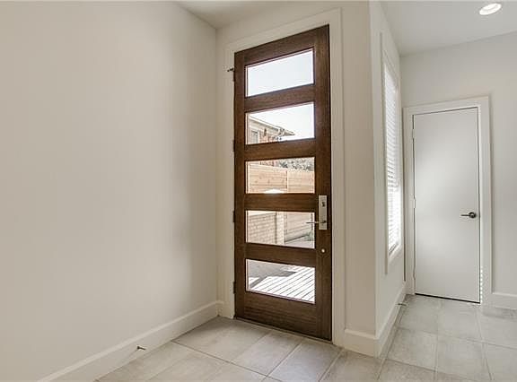 4th image of 4514 Abbott Ave APT 9
