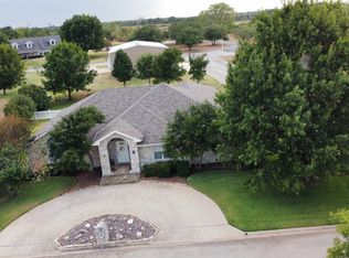 120 Hogan St, Comanche, TX 76442