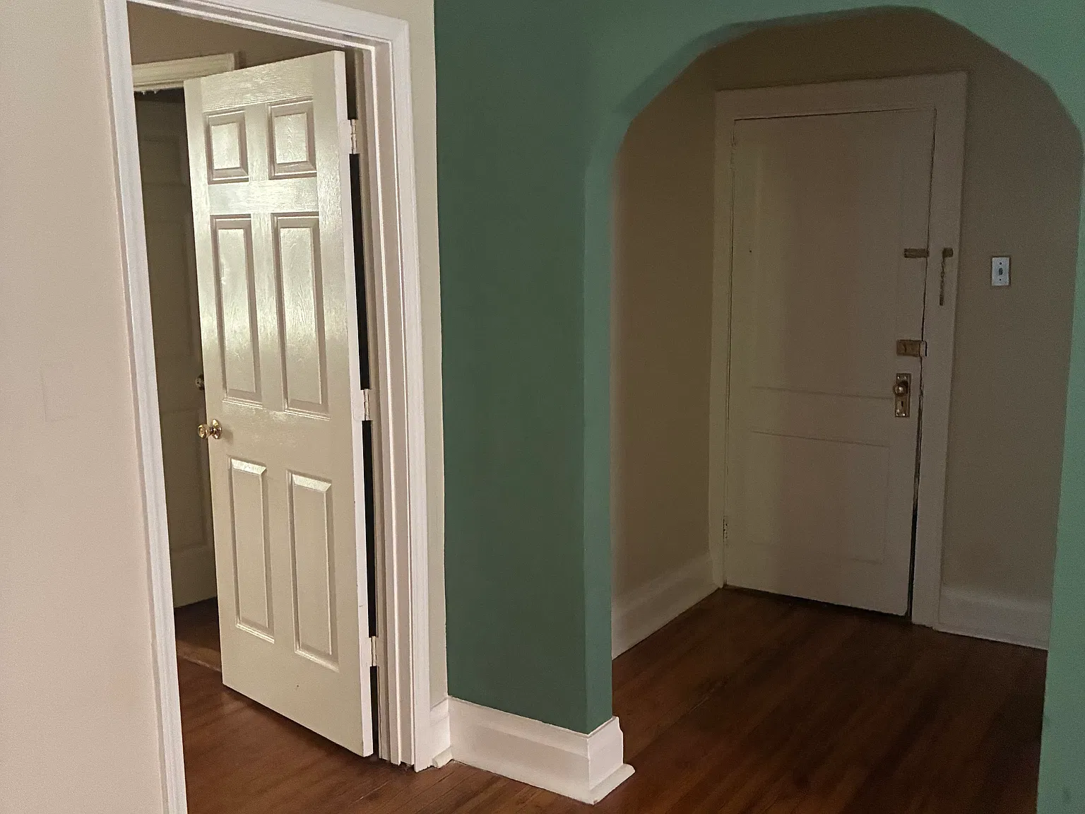 1 bed, 1.5 bath, $850 — Photo 3