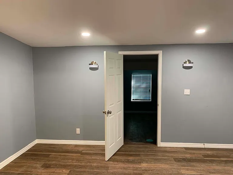 720 Menchaca St — Photo 8