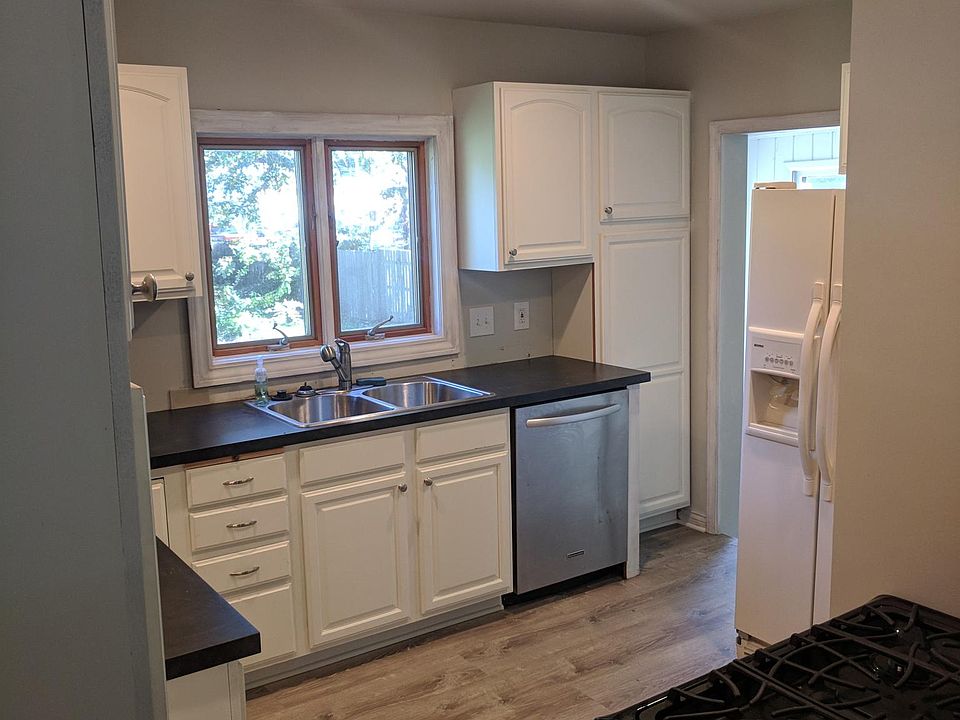 2nd image of 7177 Bronson St SE