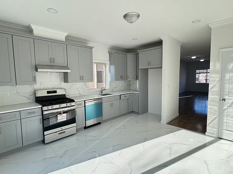 98 Monahan Ave — Photo 1