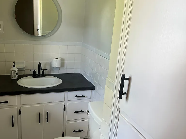 1813 Standish Pl — Photo 11