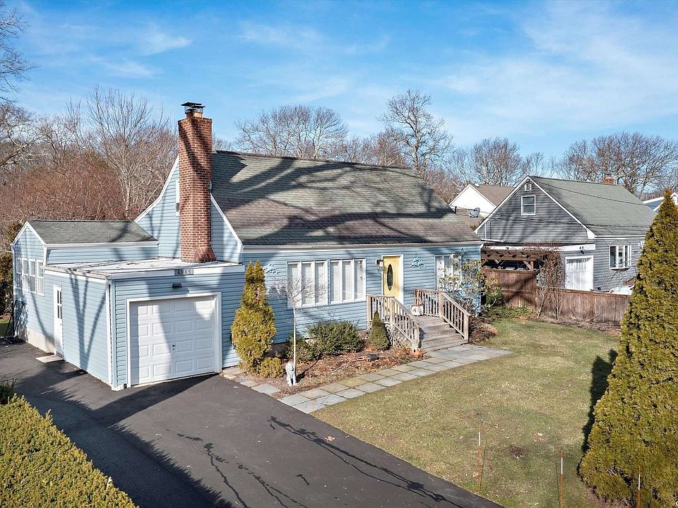 4985 Peconic Bay Boulevard, Laurel, NY 11948 Zillow